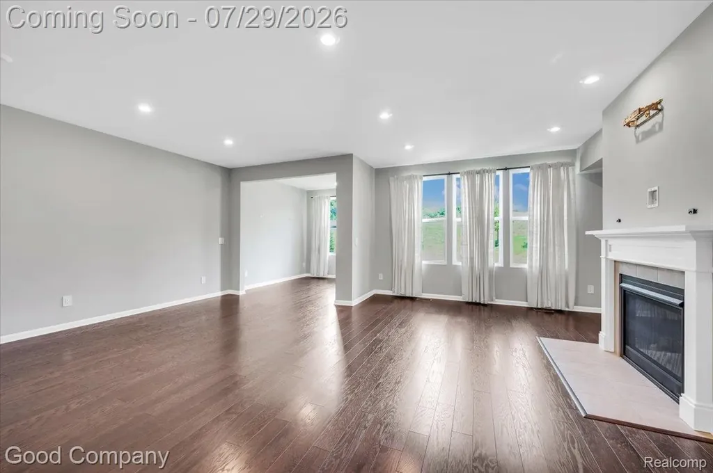 4685 Broomfield Way Lake Orion Village MI 48359