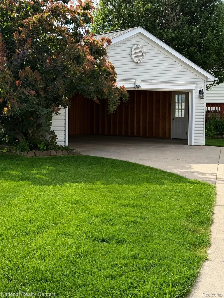 3103 Cromwell Street Salem Township MI 48167