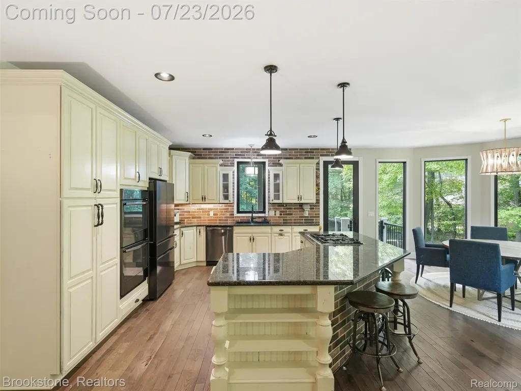 10218 Creekwood Trail Springfield Charter Township MI 48350