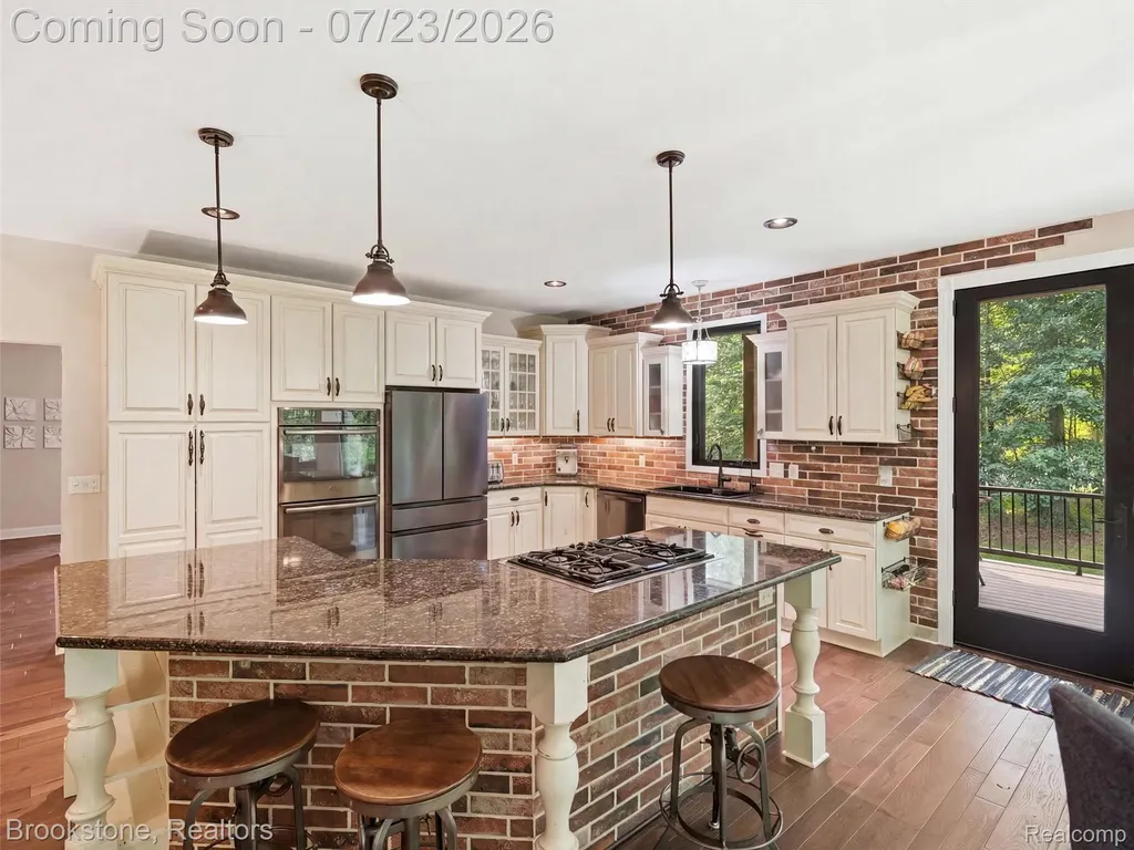 10218 Creekwood Trail Springfield Charter Township MI 48350