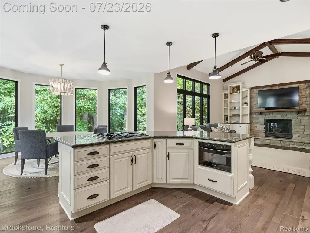 10218 Creekwood Trail Springfield Charter Township MI 48350