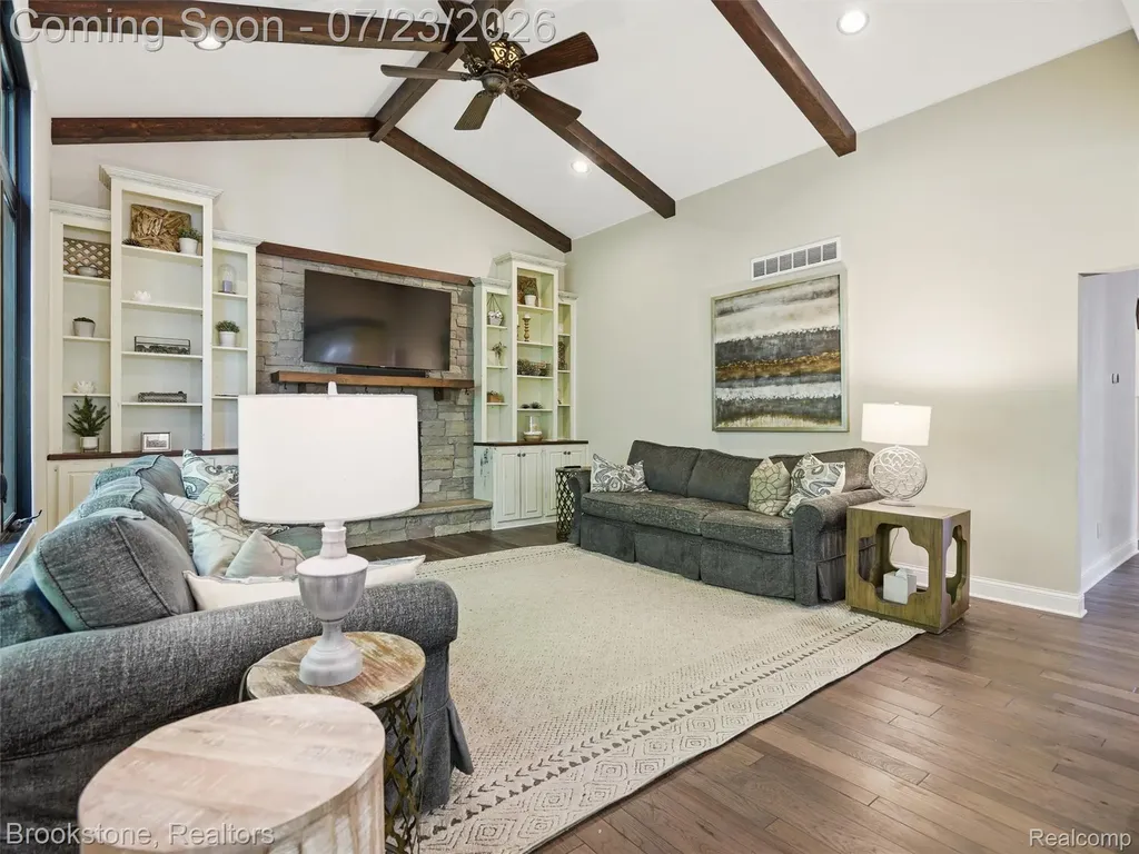 10218 Creekwood Trail Springfield Charter Township MI 48350