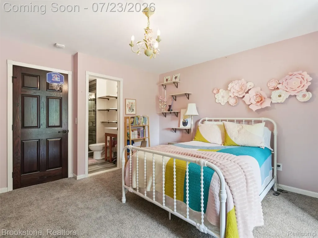 10218 Creekwood Trail Springfield Charter Township MI 48350