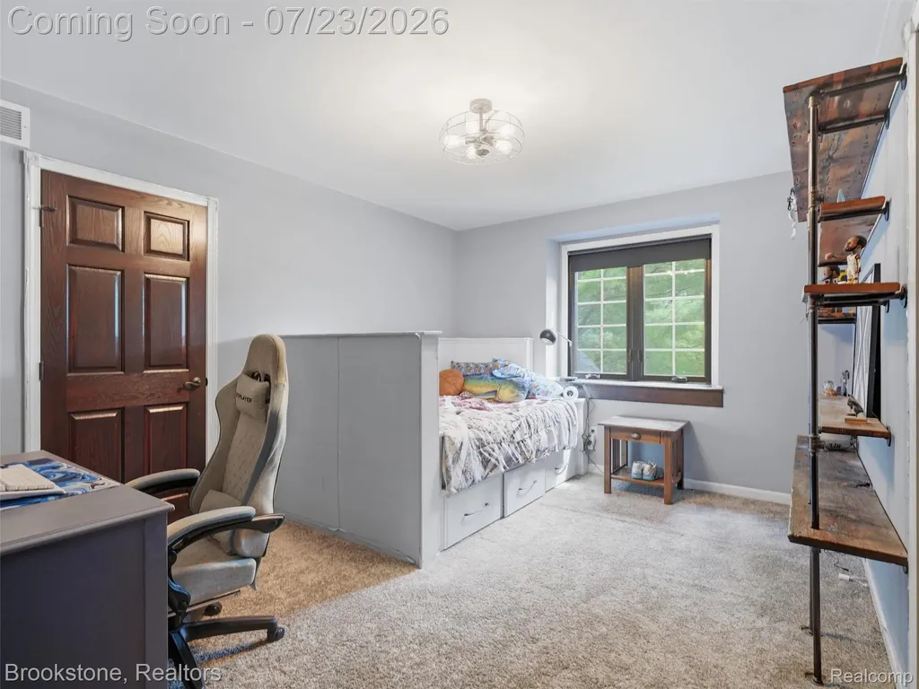 10218 Creekwood Trail Springfield Charter Township MI 48350