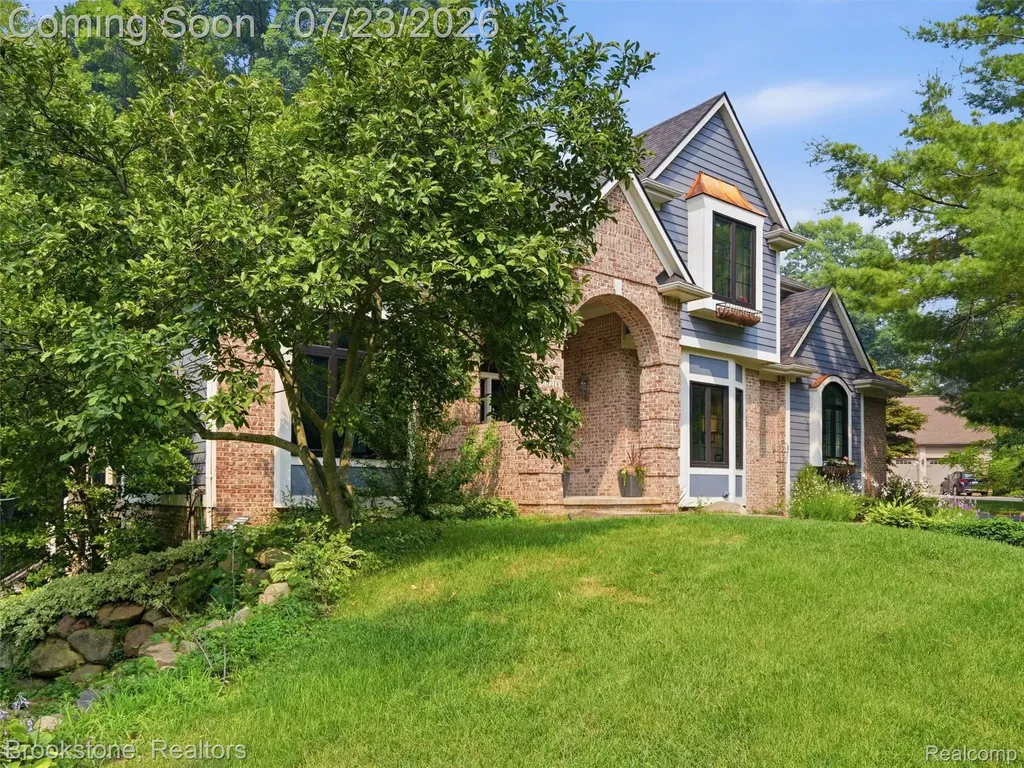 10218 Creekwood Trail Springfield Charter Township MI 48350