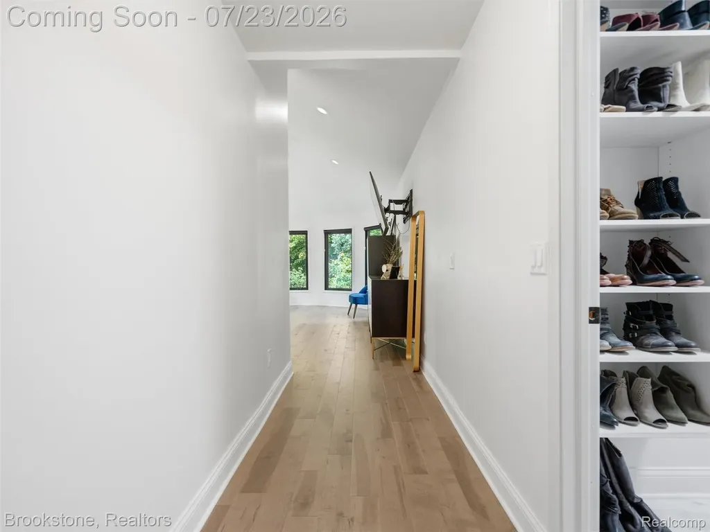 10218 Creekwood Trail Springfield Charter Township MI 48350