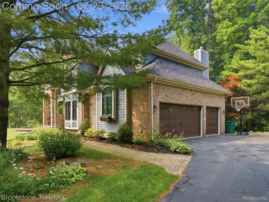 10218 Creekwood Trail Springfield Charter Township MI 48350