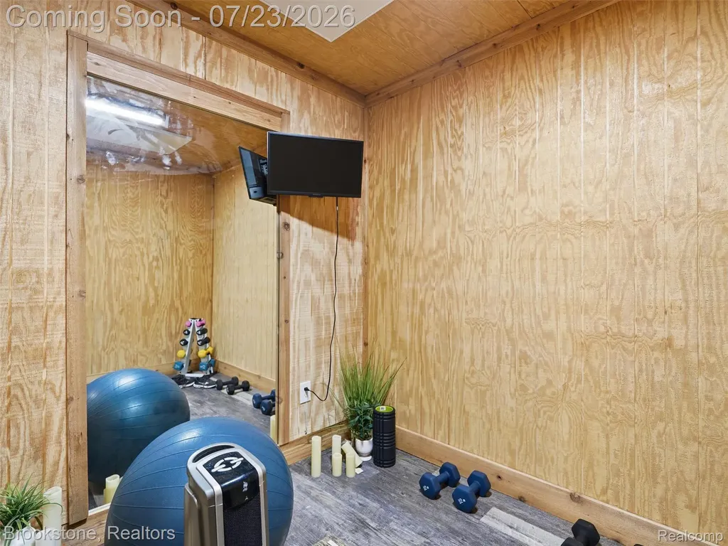 10218 Creekwood Trail Springfield Charter Township MI 48350