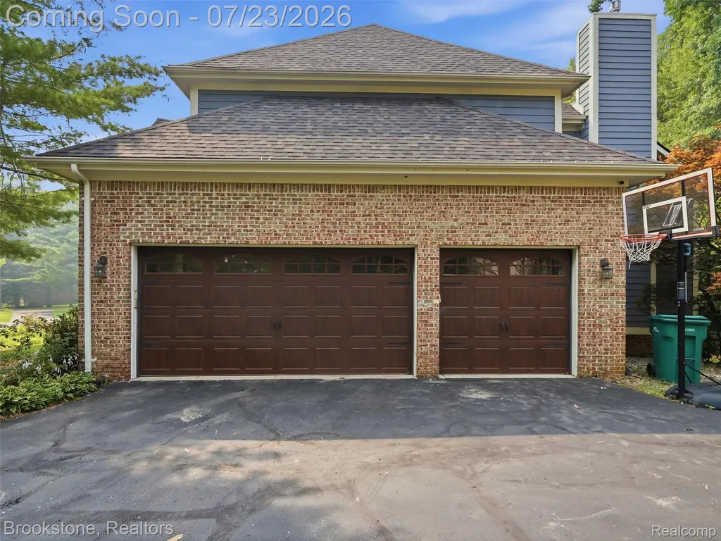 10218 Creekwood Trail Springfield Charter Township MI 48350