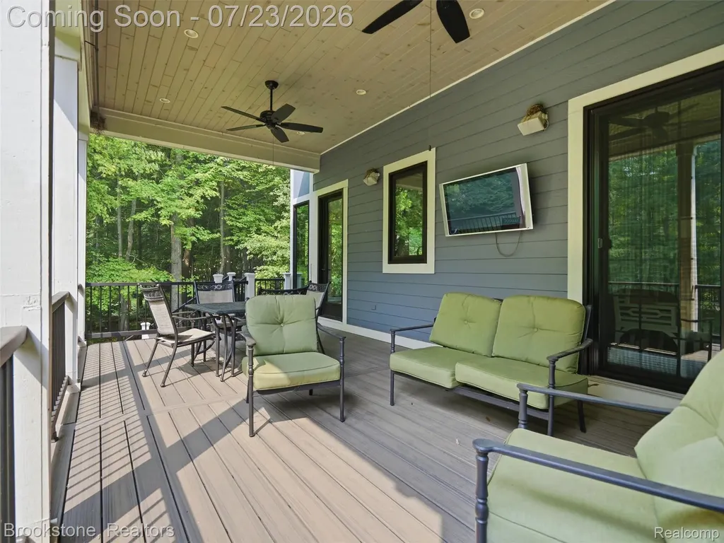 10218 Creekwood Trail Springfield Charter Township MI 48350