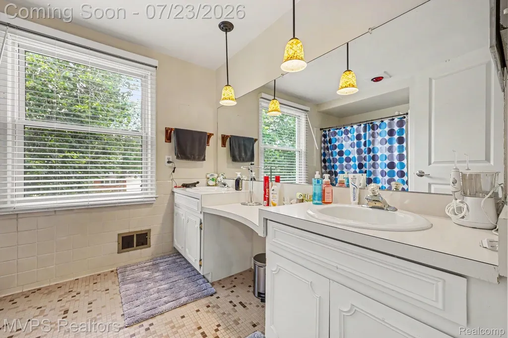 6949 Cottonwood Knoll West Bloomfield Charter Township MI 48322