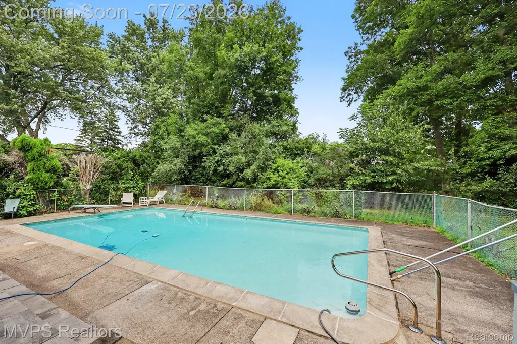 6949 Cottonwood Knoll West Bloomfield Charter Township MI 48322