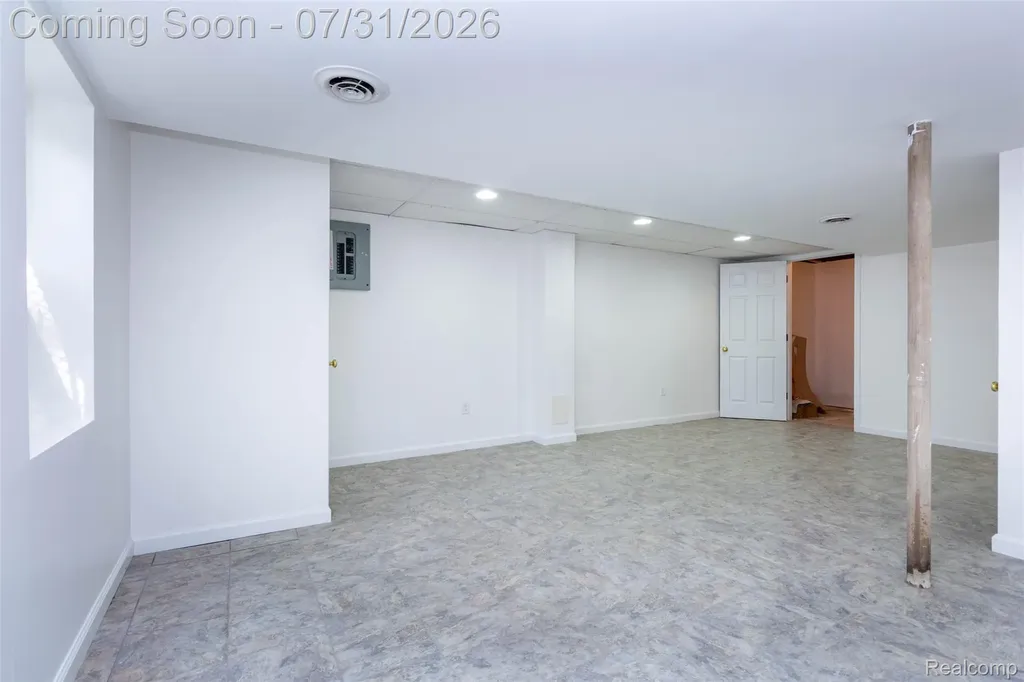 3388 Riverside Drive Canton Charter Township MI 48188