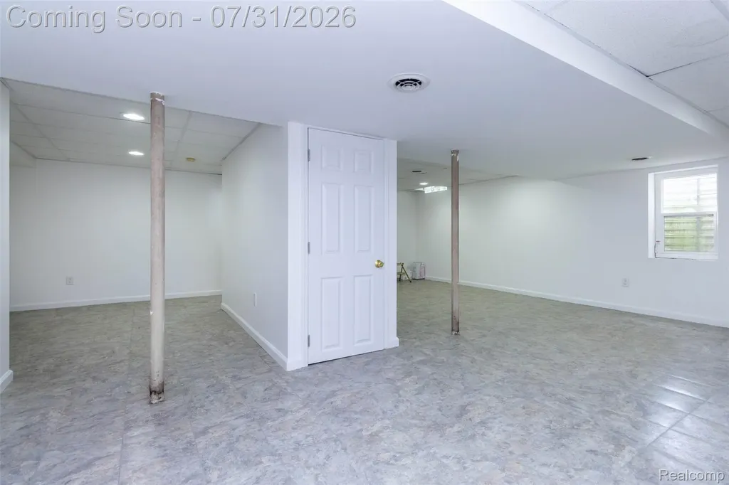 3388 Riverside Drive Canton Charter Township MI 48188