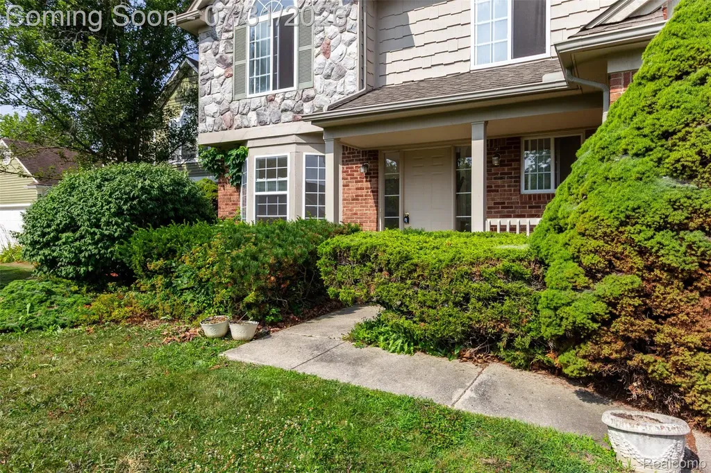 3388 Riverside Drive Canton Charter Township MI 48188