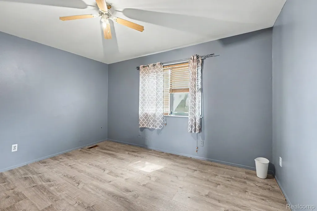 28630 Imperial Drive Warren City MI 48093