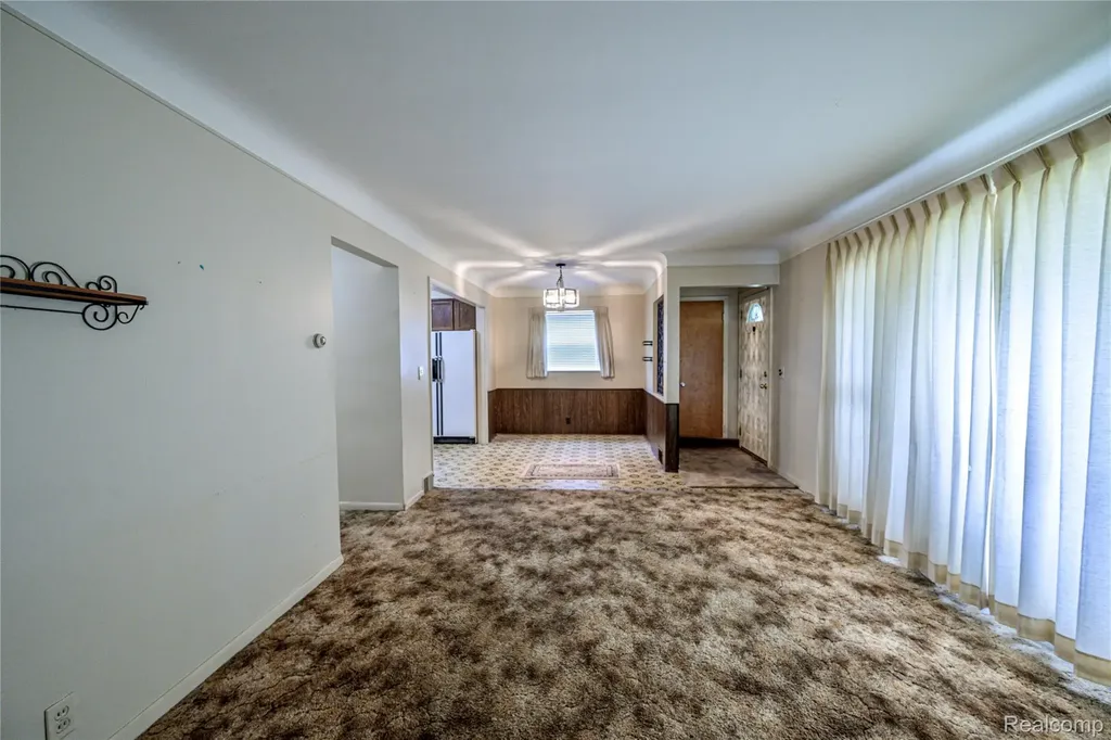24255 Flower Avenue Eastpointe City MI 48021