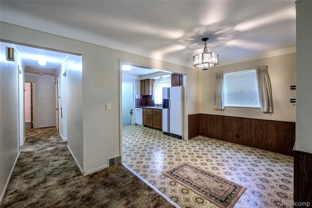 24255 Flower Avenue Eastpointe City MI 48021