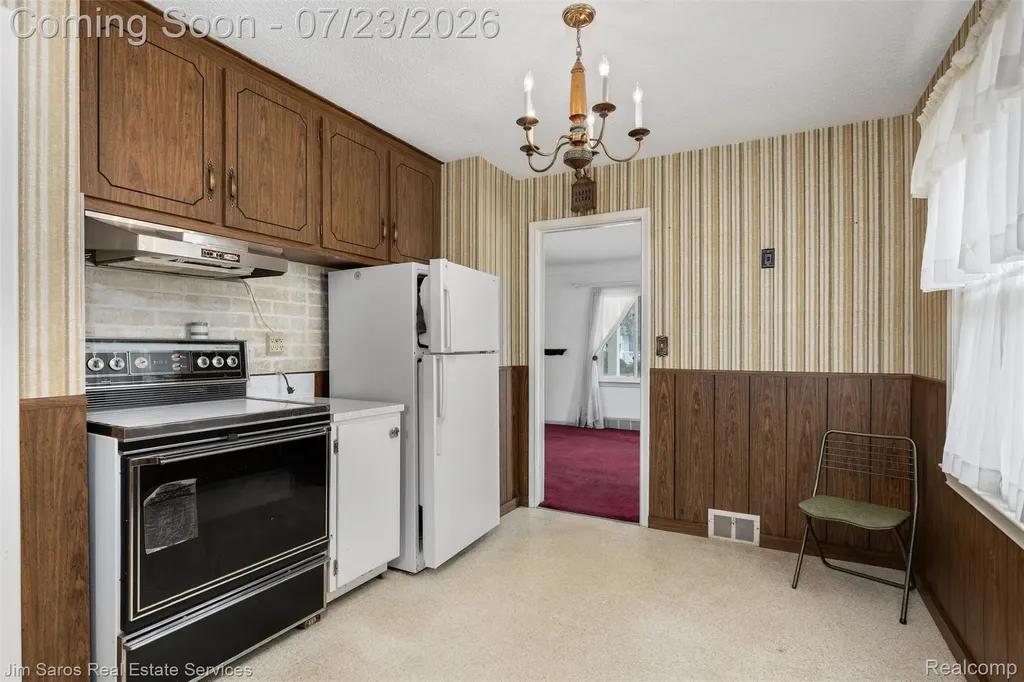 305 S Edison Avenue Royal Oak City MI 48067