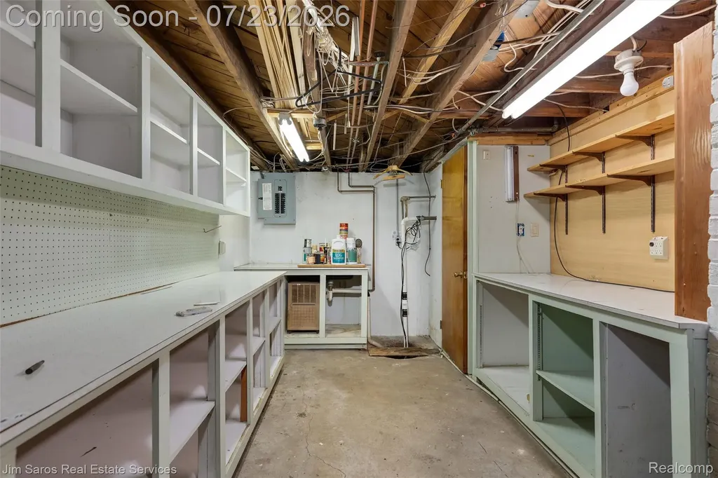 305 S Edison Avenue Royal Oak City MI 48067