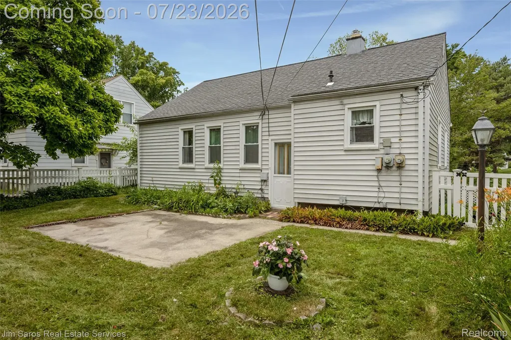 305 S Edison Avenue Royal Oak City MI 48067