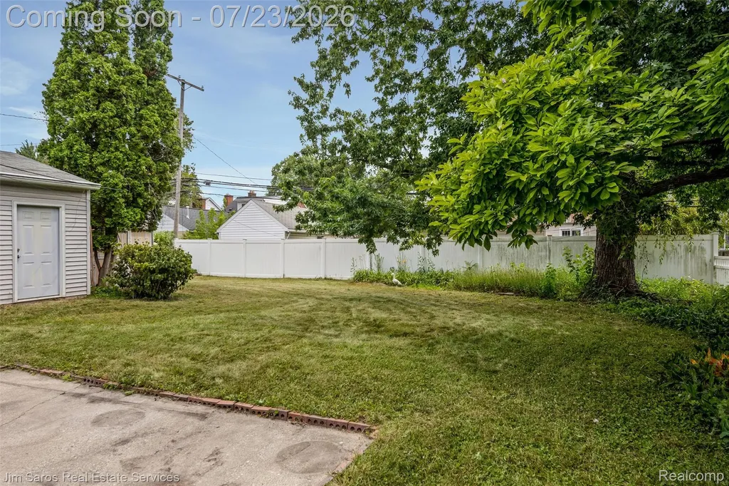 305 S Edison Avenue Royal Oak City MI 48067