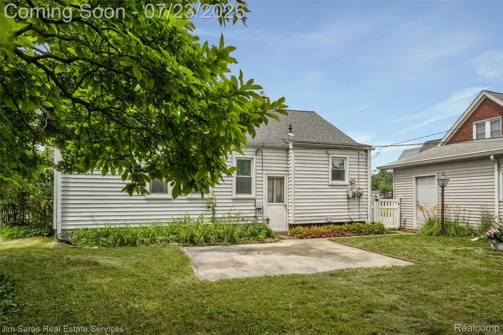 305 S Edison Avenue Royal Oak City MI 48067