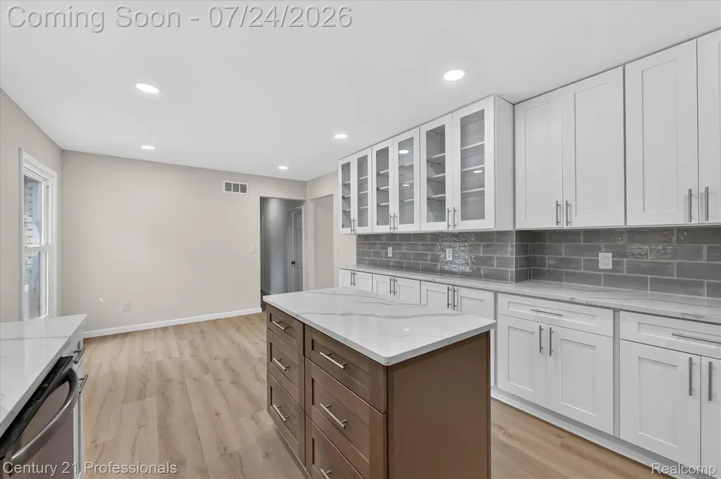 36045 Congress Court Farmington Hills City MI 48335