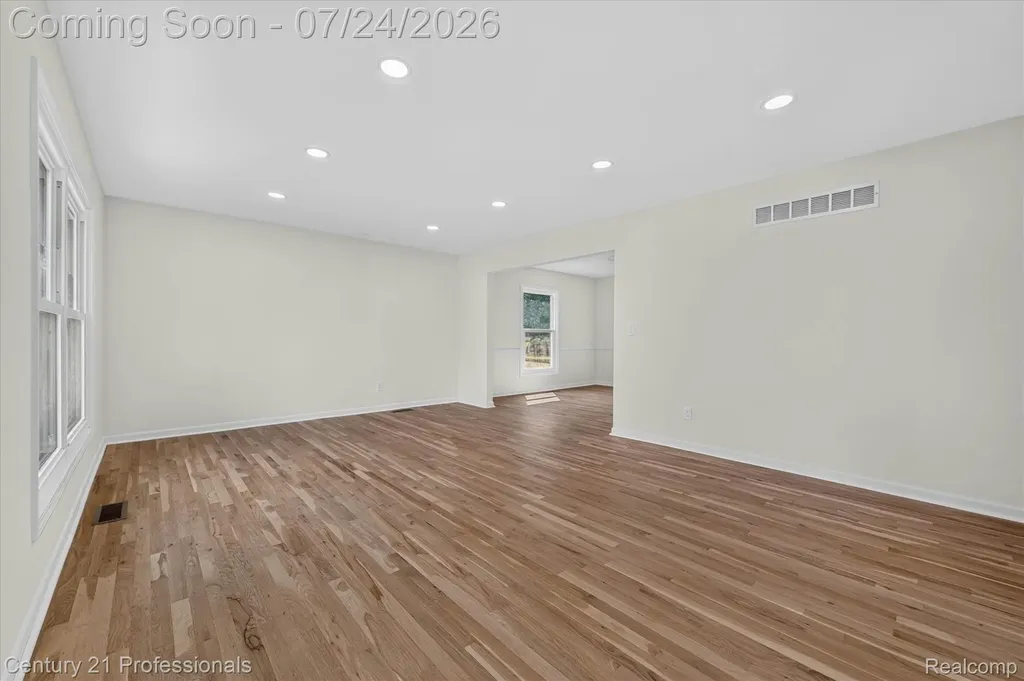 36045 Congress Court Farmington Hills City MI 48335