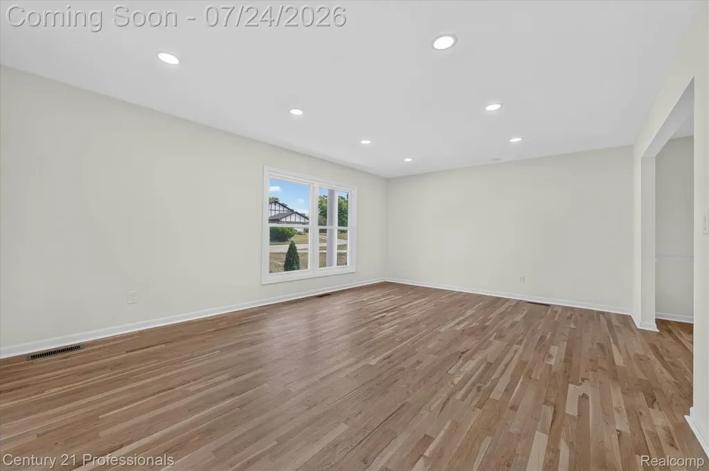 36045 Congress Court Farmington Hills City MI 48335