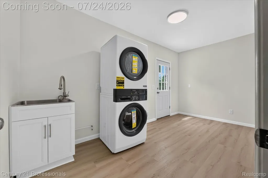 36045 Congress Court Farmington Hills City MI 48335