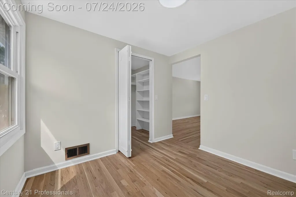 36045 Congress Court Farmington Hills City MI 48335