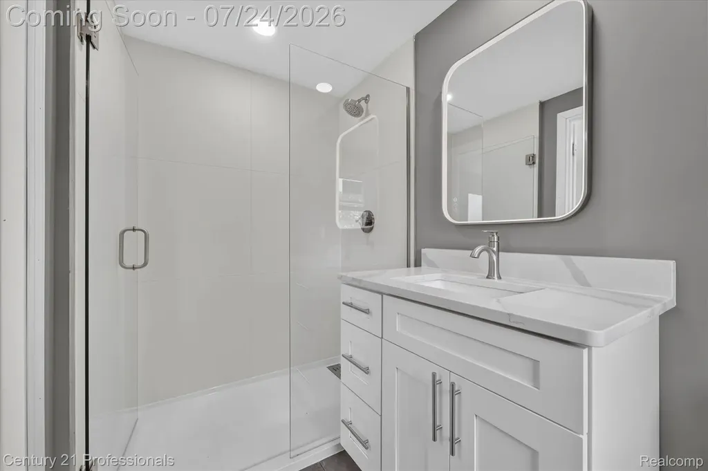 36045 Congress Court Farmington Hills City MI 48335