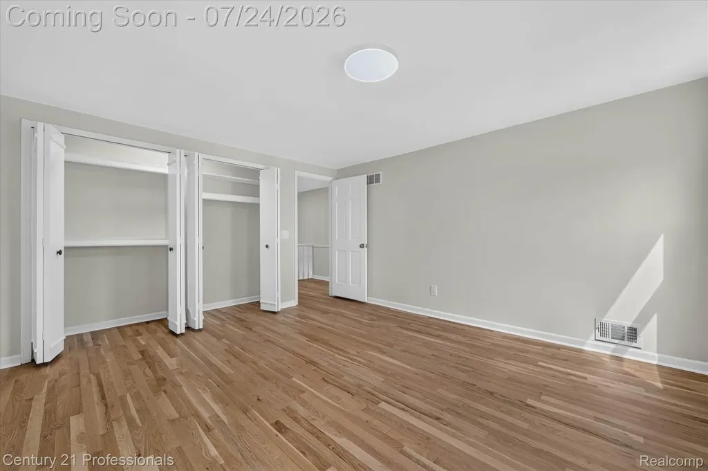 36045 Congress Court Farmington Hills City MI 48335