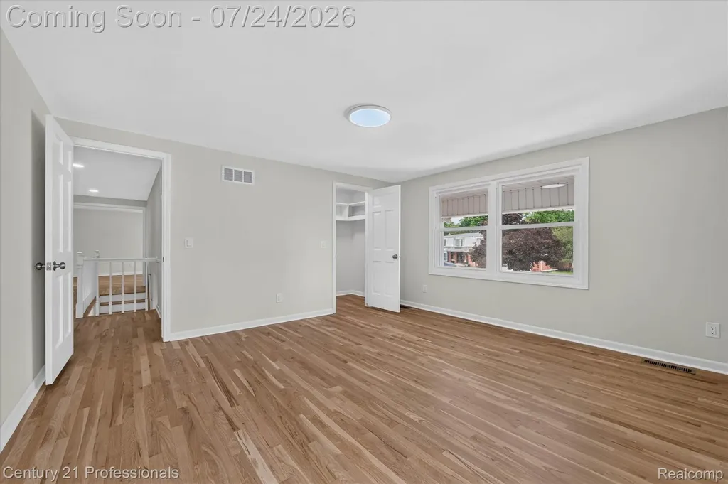 36045 Congress Court Farmington Hills City MI 48335