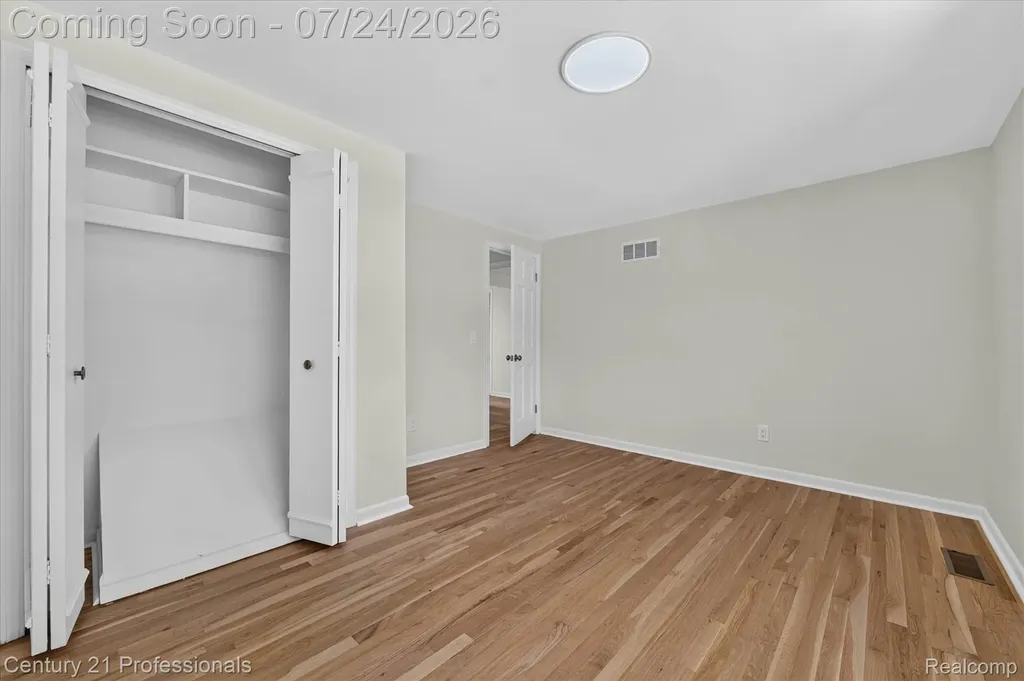 36045 Congress Court Farmington Hills City MI 48335