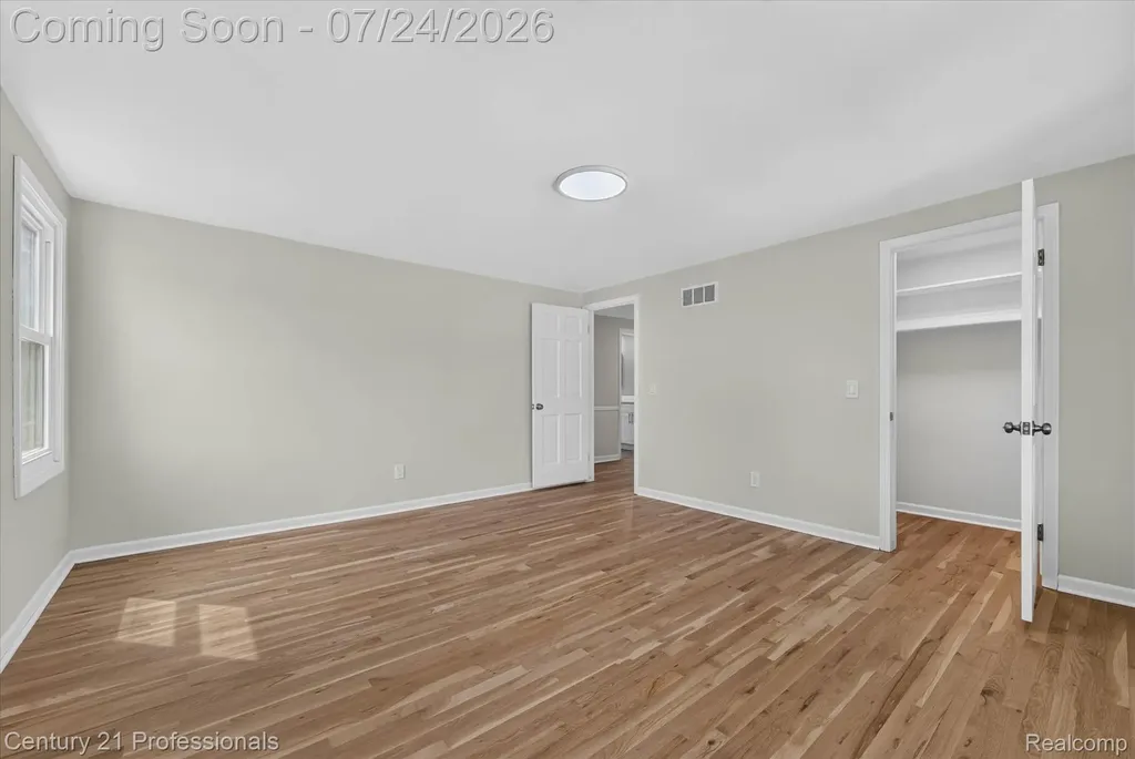 36045 Congress Court Farmington Hills City MI 48335