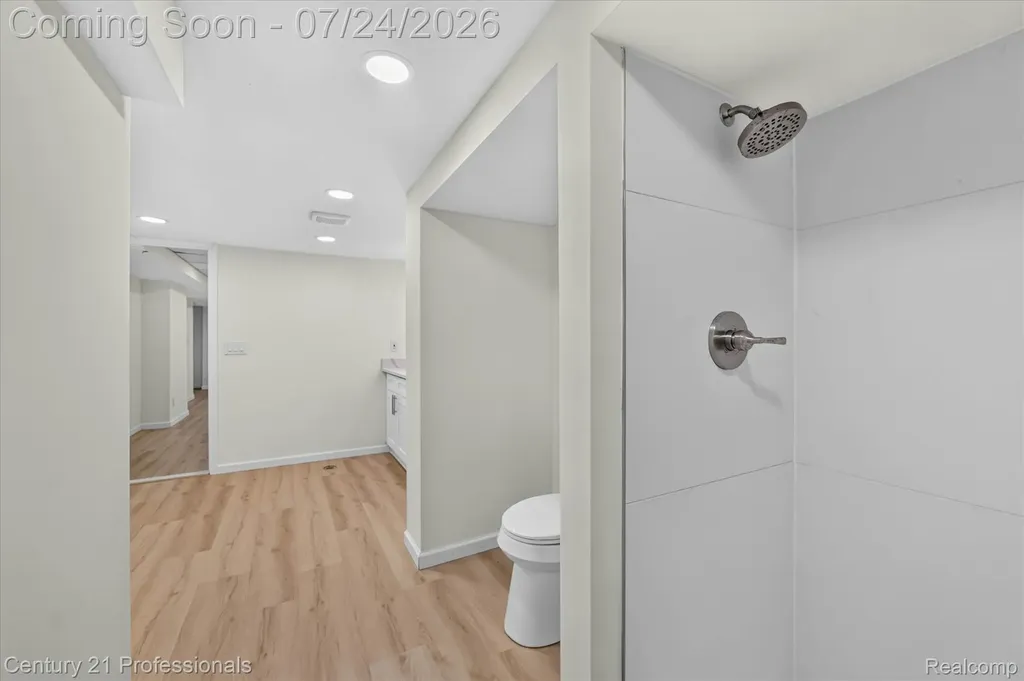 36045 Congress Court Farmington Hills City MI 48335