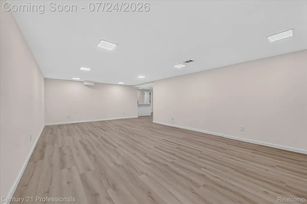 36045 Congress Court Farmington Hills City MI 48335
