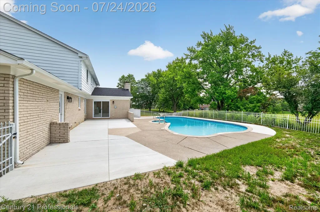 36045 Congress Court Farmington Hills City MI 48335