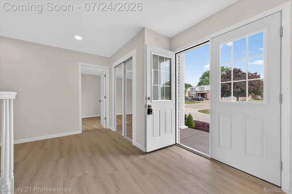 36045 Congress Court Farmington Hills City MI 48335