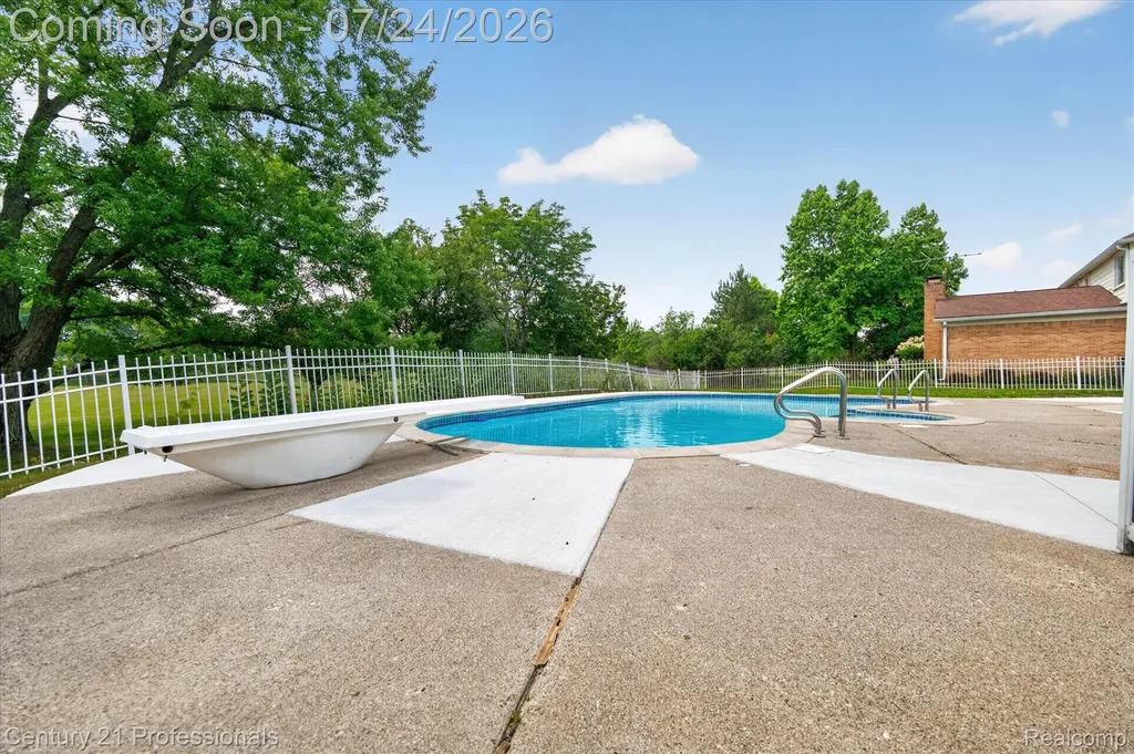 36045 Congress Court Farmington Hills City MI 48335