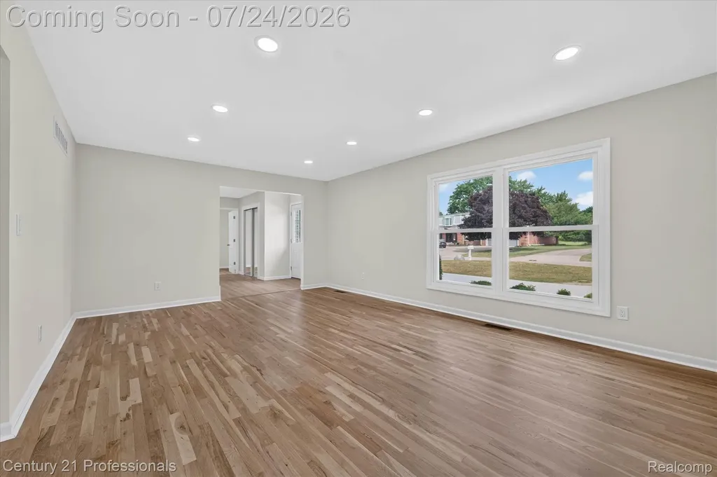 36045 Congress Court Farmington Hills City MI 48335