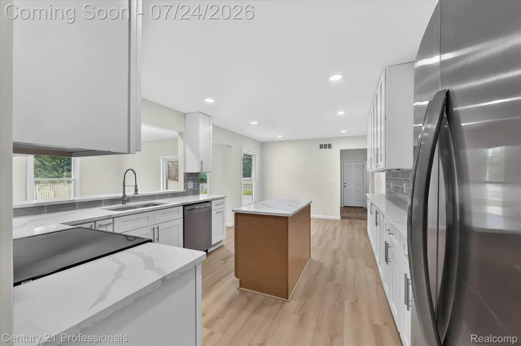 36045 Congress Court Farmington Hills City MI 48335