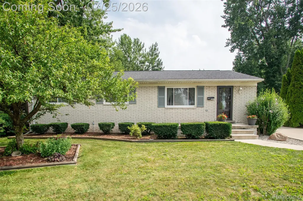 31045 John Hauk Street Garden City City MI 48135
