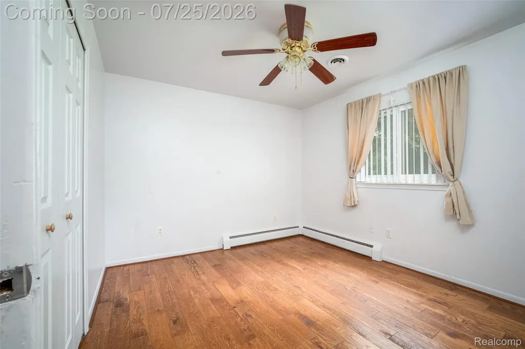31045 John Hauk Street Garden City City MI 48135