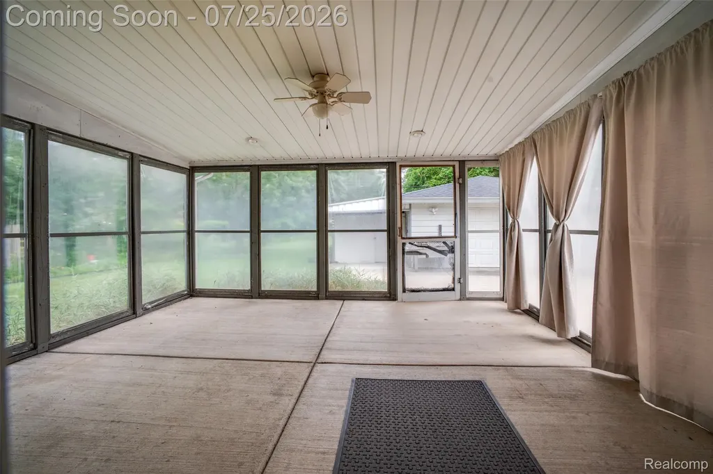 31045 John Hauk Street Garden City City MI 48135