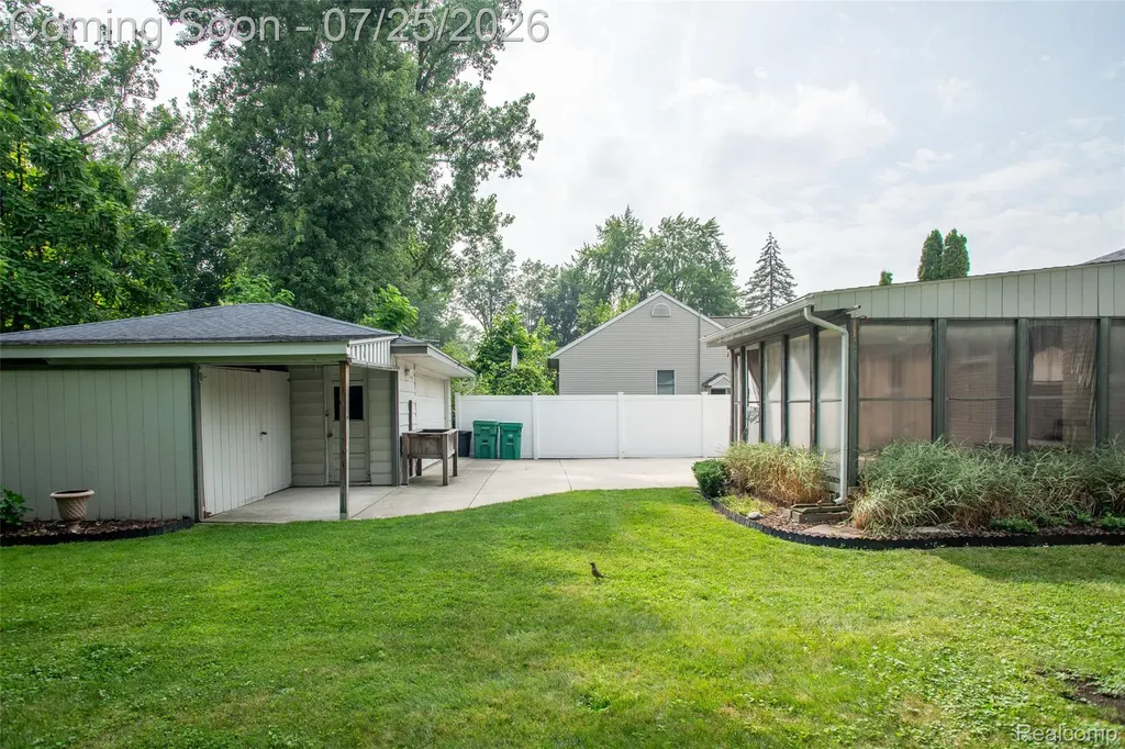 31045 John Hauk Street Garden City City MI 48135