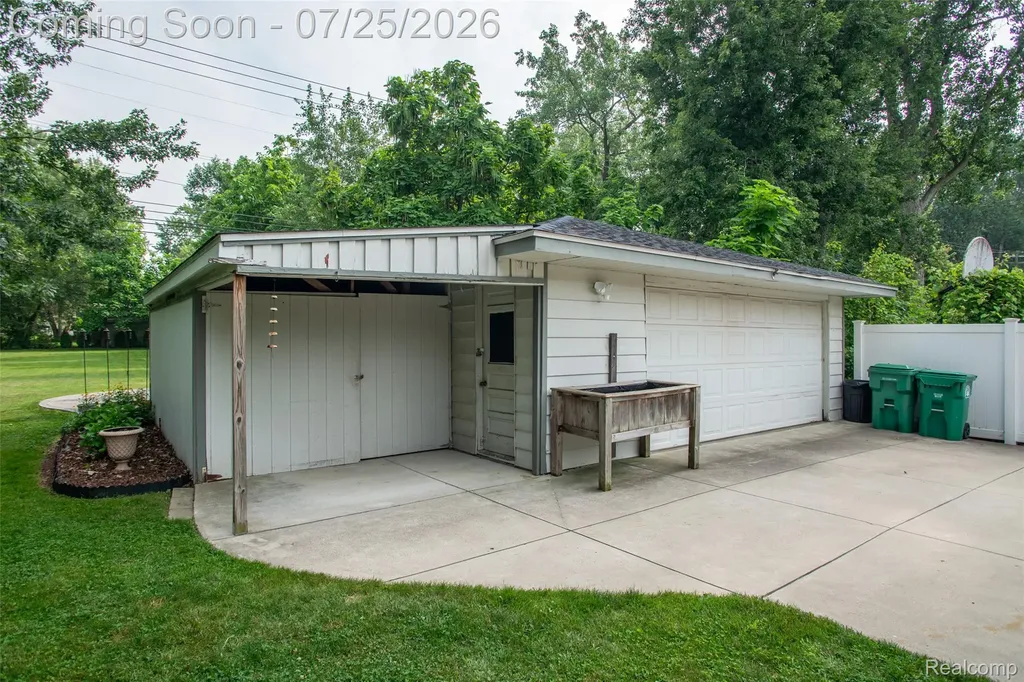 31045 John Hauk Street Garden City City MI 48135