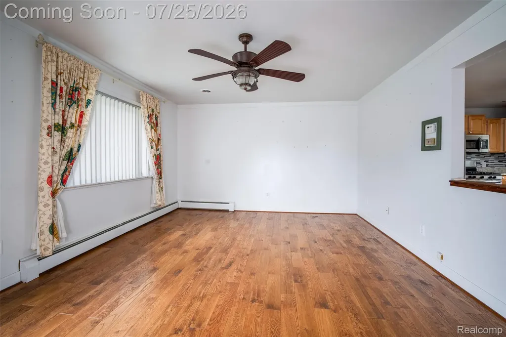 31045 John Hauk Street Garden City City MI 48135
